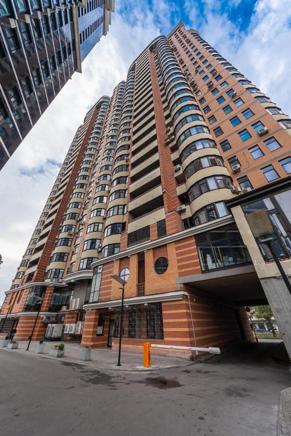 Vip In A New Building Near Lesi Ukrainki 7A Lejlighed Kiev Eksteriør billede